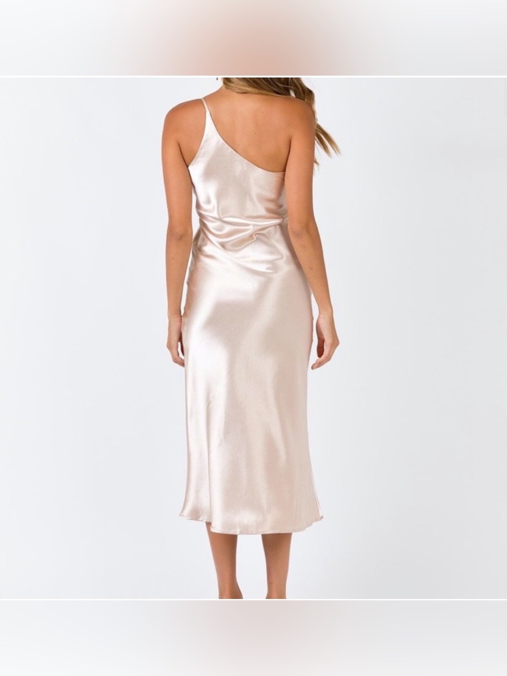 Oh Polly Champagne Satin One-Shoulder Bridesmaid/Wedding Guest Dress 🥂 - Picture 2 of 10